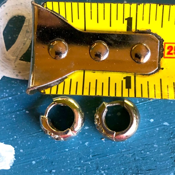 ☀️ Silver earrings with sparkle! Two pairs included. - Picture 2 of 6